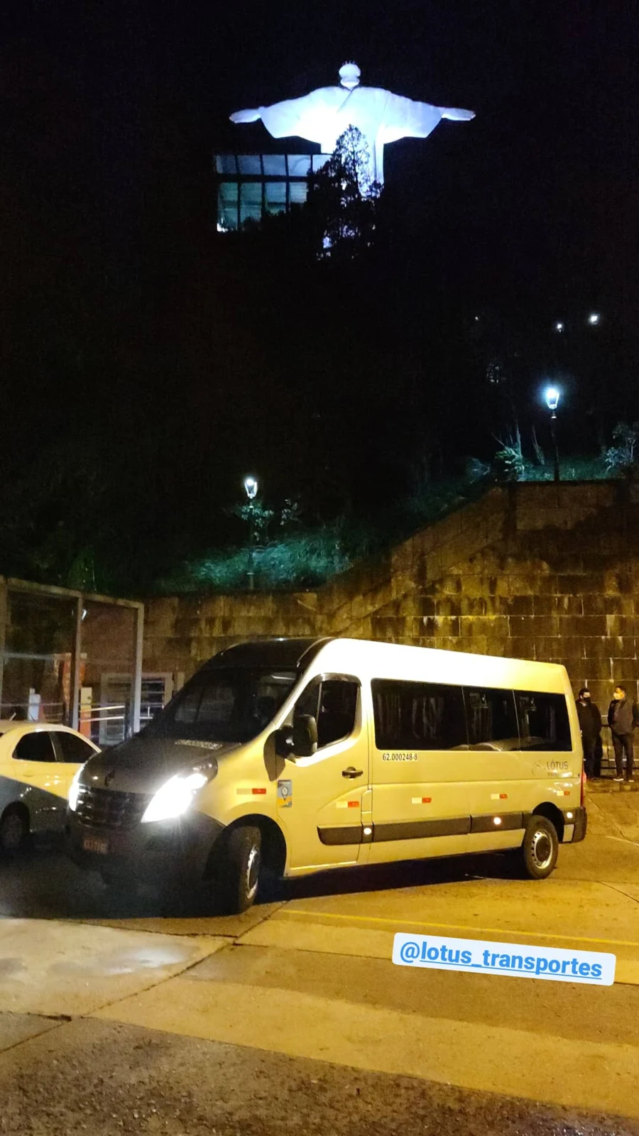 Evento corporativo durante a madrugada no Cristo Redentor