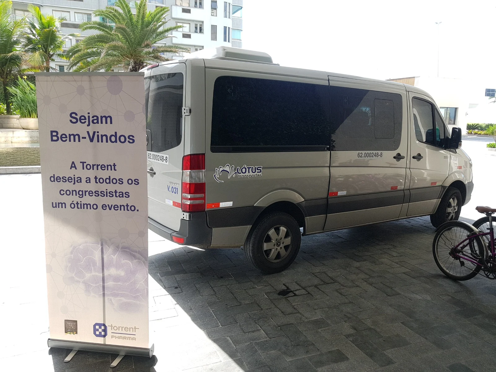 Shuttle para congresso do laboratório Torrent · São Paulo